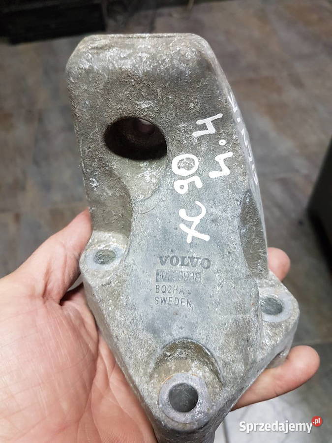 VOLVO XC90 44 i LAPA SILNIKA WSPORNIK SILNIKA Turek