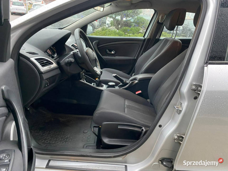 Renault Megane benzynka cz deszczu zmierzchu PDC światła przeciwmgielne Megane śląskie Żory