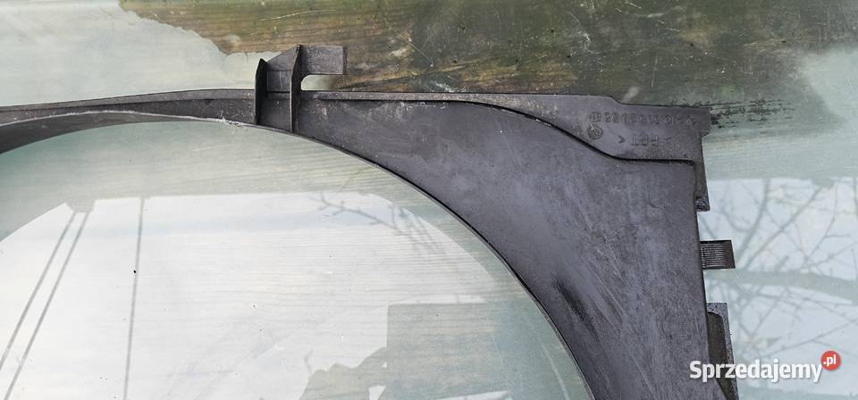 Osłona wentylatora mercedes w210 32 cdi Rok produkcji 1999 Pozostałe Zbąszyń