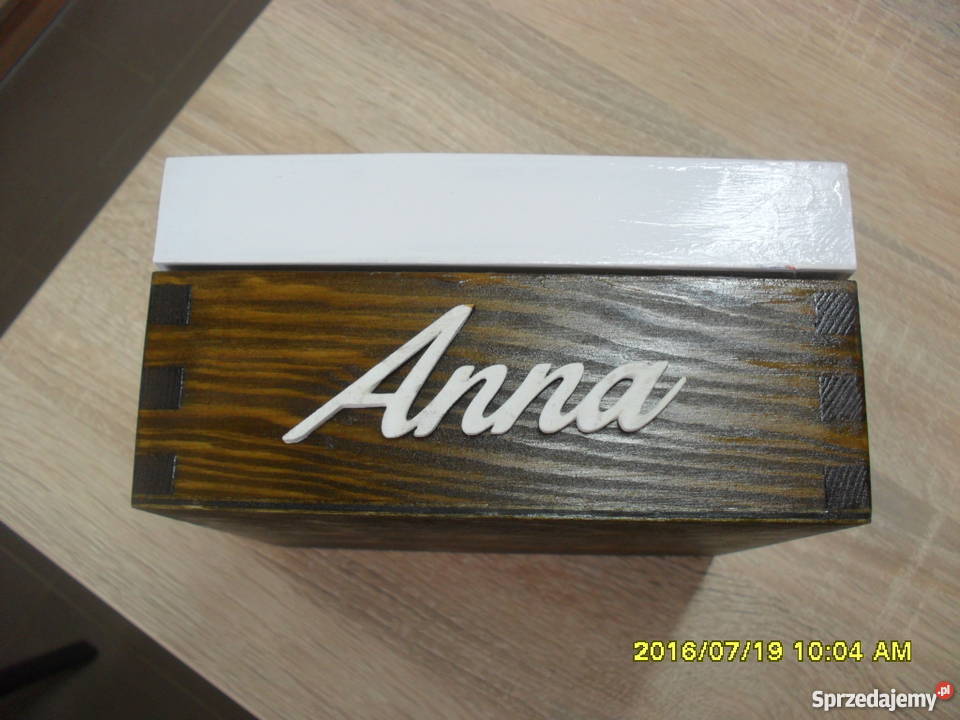 Niepowtarzalna szkatułka decoupage z imieniem Bochnia