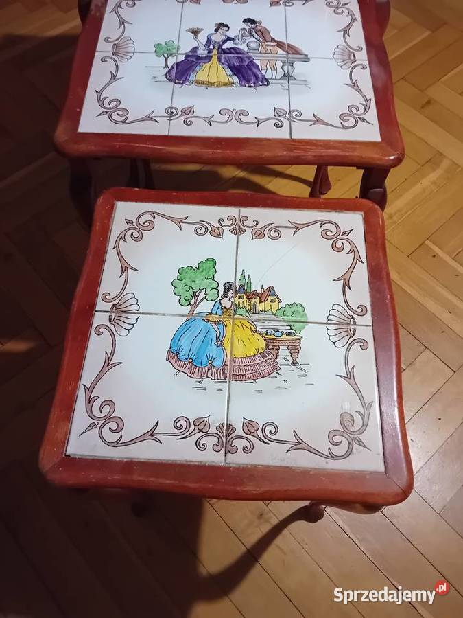 3 piękne stoliki wsuwane w siebie Kafelki Scenki Antyki Elbląg