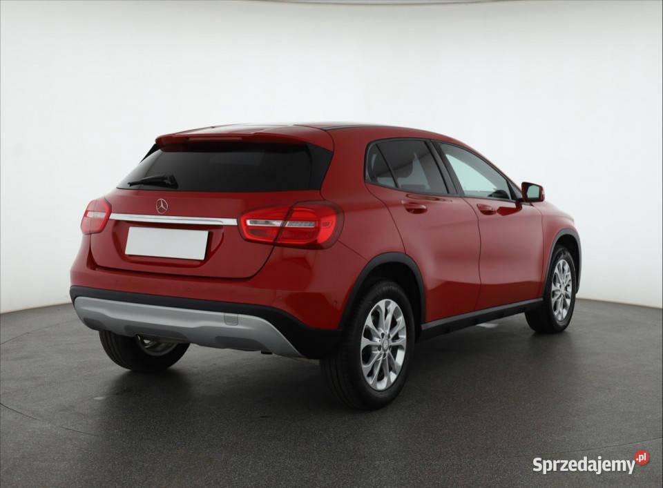 Mercedes GLA GLA 180 przyciemniane szyby