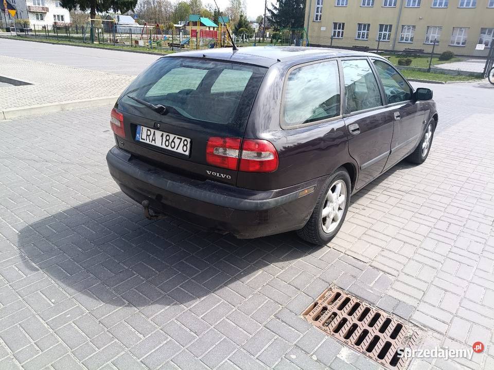 Volvo V40 19D 2002r NA CZĘŚCI kod lakieru 24713 V40 Motoryzacja Rejowiec Fabryczny