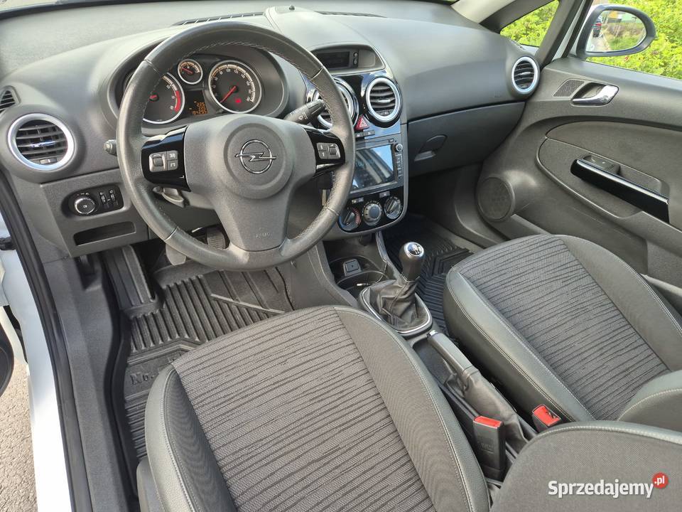 Opel Corsa 14 nawigacja kamera klima serwisowany wielofunkcyjna kierownica Warszawa