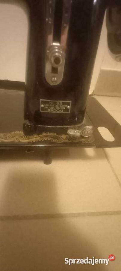 Sprzedam starą maszynę do szycia Łucznik czarny sprzedam
