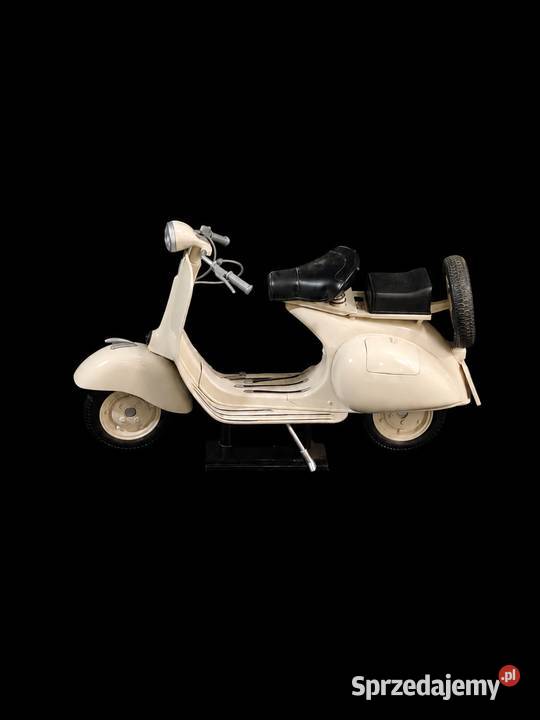 Model Kolekcjonerski Piaggio Vespa 150 Ray Poddębice