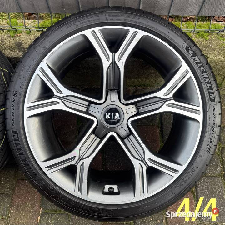 19 Kia Stinger koła felgi komplet 5x1143 8J i
