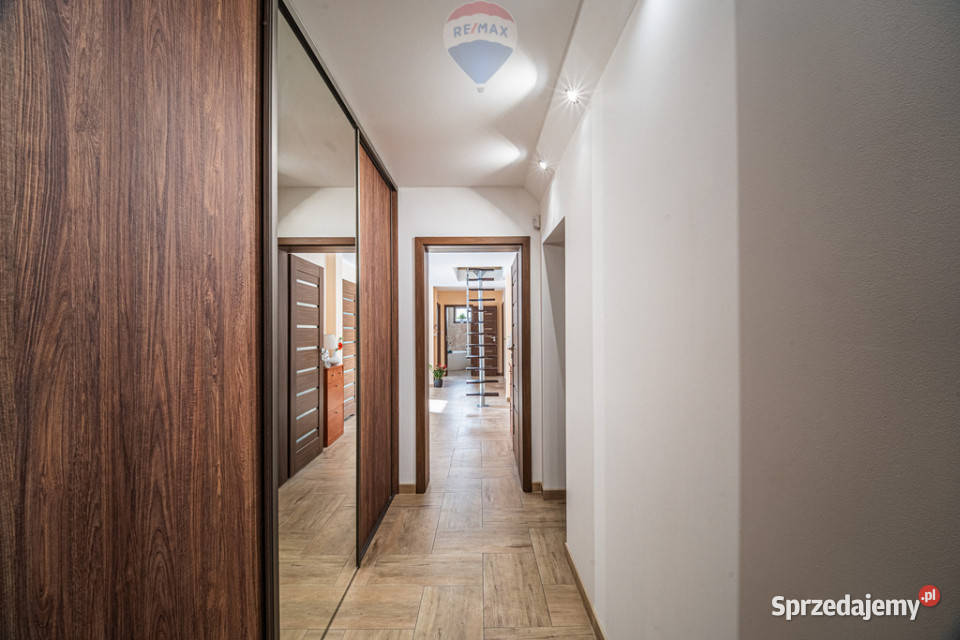 Dom wolnostojący w centrum JedlniLetnisko asfalt Jedlnia-Letnisko