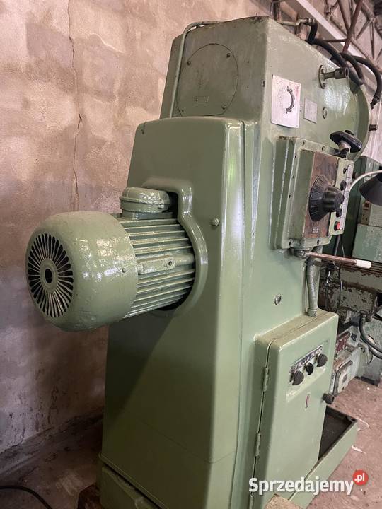 Frezarka pionowa 6P82 Głowno