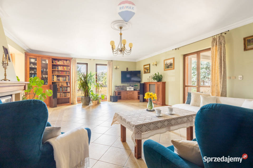 sprzedaży domu wolnostojącego 430m2 Henryszew