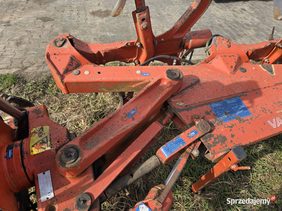 Pług ażurowy obrotowy 5 skibowy KUHN VARIMASTER Włosty