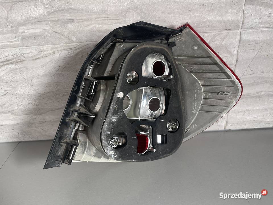 BMW 1 E87 LEWA LAMPA TYŁ Lampy tylne Ostroróg