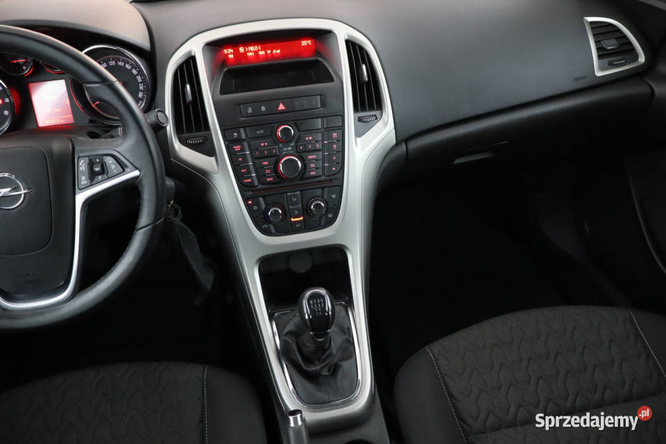 Opel Astra 16 16V Rok produkcji 2013 Zabrze