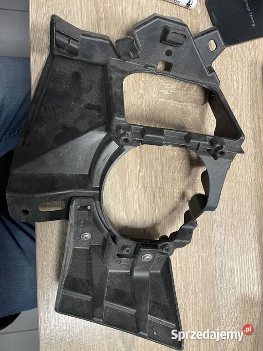 Lexus RX mocowanie wspornik halogenu 5214148060 Części montażowe Kozubszczyzna sprzedam