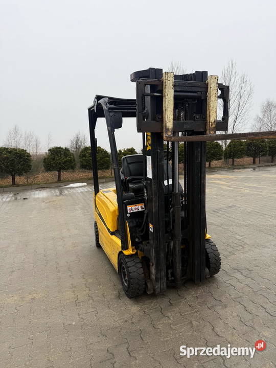 wózek widłowy elektryczny YALE ERP16VF Triplex elektryczny Wózki widłowe