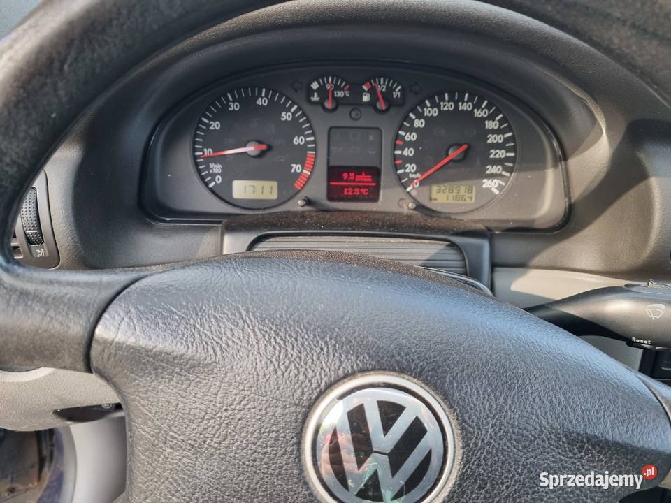 Passat b5 variant benzyna+LPG Passat Częstochowa sprzedam