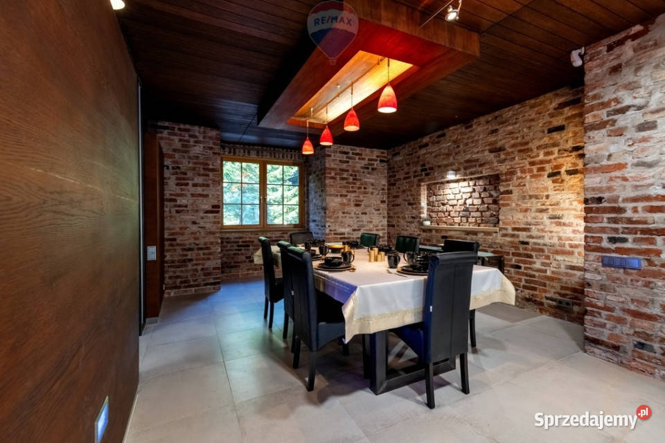 Wyjątkowa rezydencja w otoczeniu lasów sprzedam