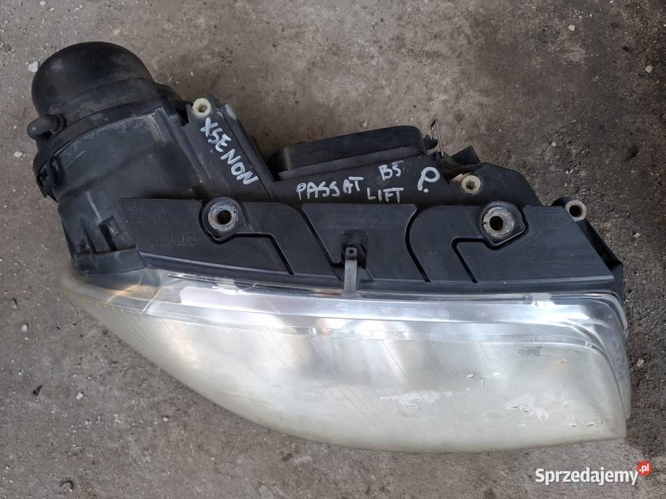 Lampa Prawa Przód Volkswagen Passat B5 FL XENON sprzedam