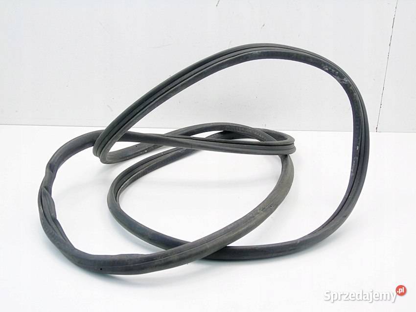 USCZELKA POKRYWY SILNIKA SKODA FABIA I Sosnowiec