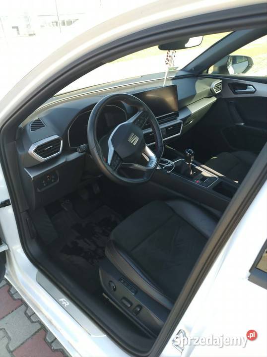 SEAT LEON SPORTSTOURER FR 15 TSI 130 45 PANORAMA Leszno