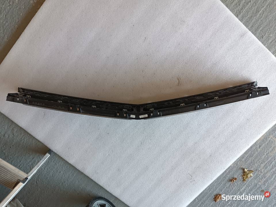 Górny grill Dodge Challenger polift Super stan Atrapy Starachowice sprzedam