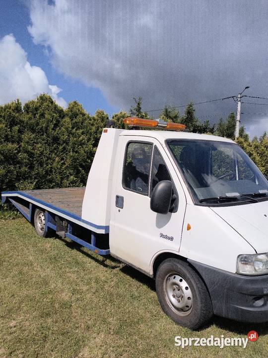 Auto laweta solidny najazd Ryczów