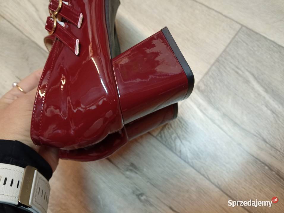 41 Bordowe czółenka wieczorowe z zapięciem Nowe małopolskie Kraków