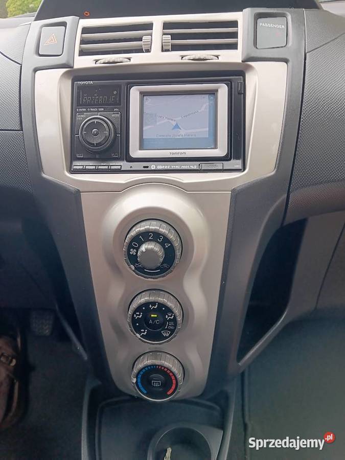 Toyota Yaris II super utrzymana i zadbana Samochody osobowe Chełmsko Śląskie