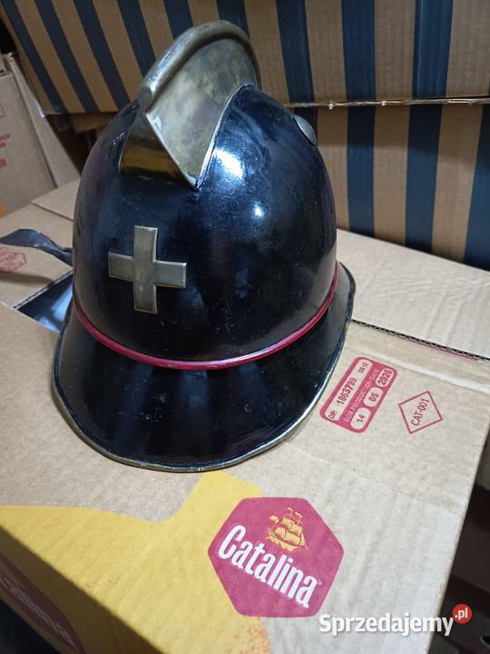 Stary hełm kask z grzebieniem emblemat Krzyż Grójec
