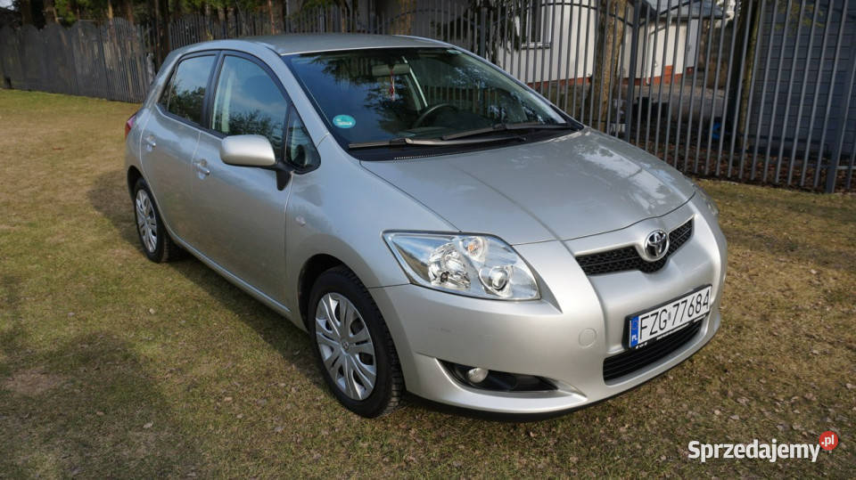 Toyota Auris zarejestrowany ubezpieczony manualna Zielona Góra