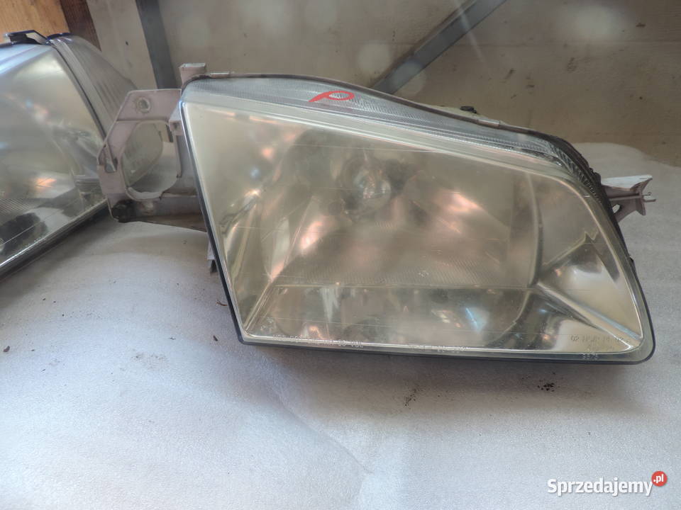 REFLEKTOR PRAWY LAMPA MAZDA 323 F Nowy Sącz sprzedam