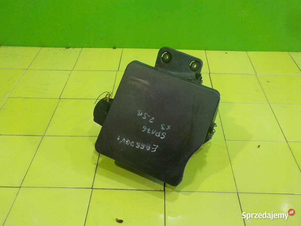 BMW X3 E83 25 B 05r obudowa filtra powietrza