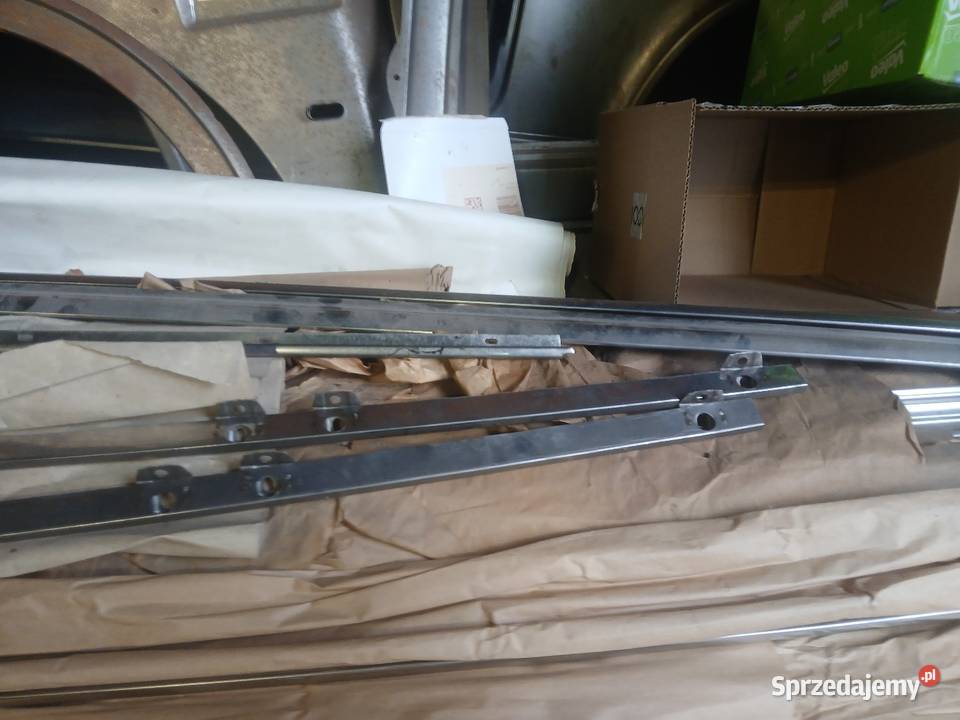 Listwa górna atrapy bumerang do fiata 125p ST osobowe Koluszki