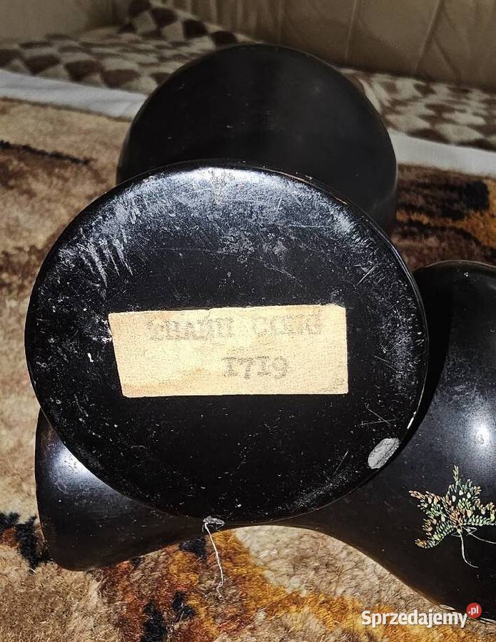 Trzy wazoniki z laki prawdziwej 20