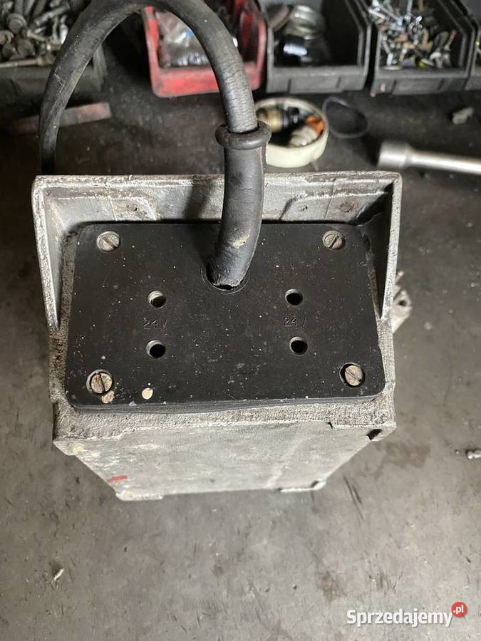 Sprzedam transformator 220na 24v i lampę Wrocław sprzedam