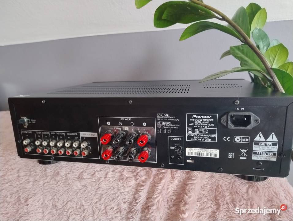 Wzmacniacz Pioneer a 30 k z pilotem Trzebuska