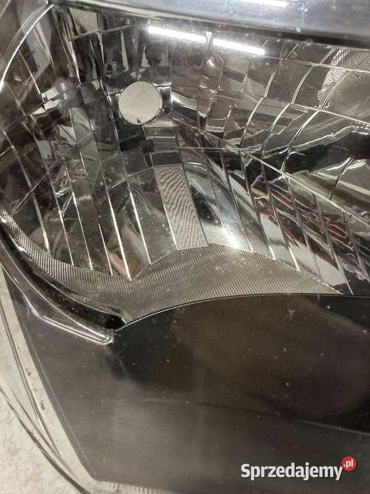 Lampa prawa Toyota yaris III lift 1417 zwykła osobowe Jasienica