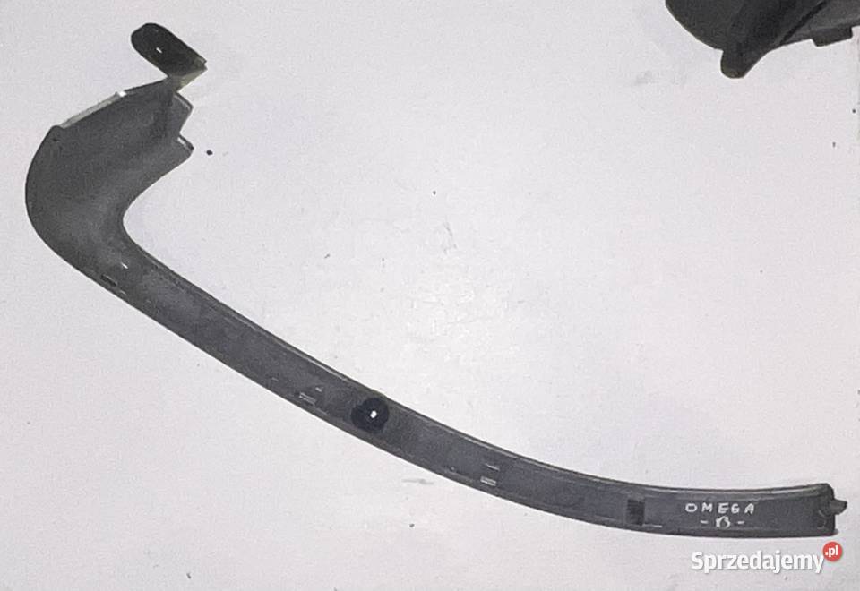 listwa lampy prawa opel omega B Części samochodowe Ostrów Wielkopolski