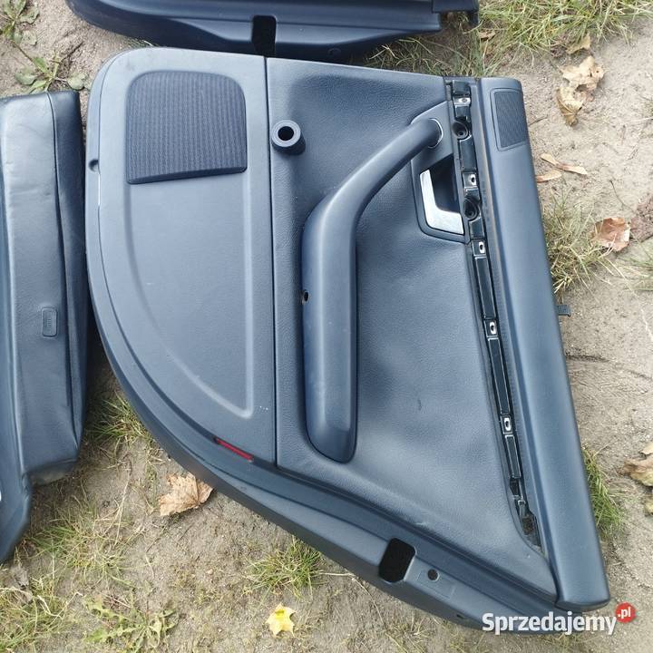 Granatowa skóra fotele kanapa boczki Audi a4b6 Serpelice