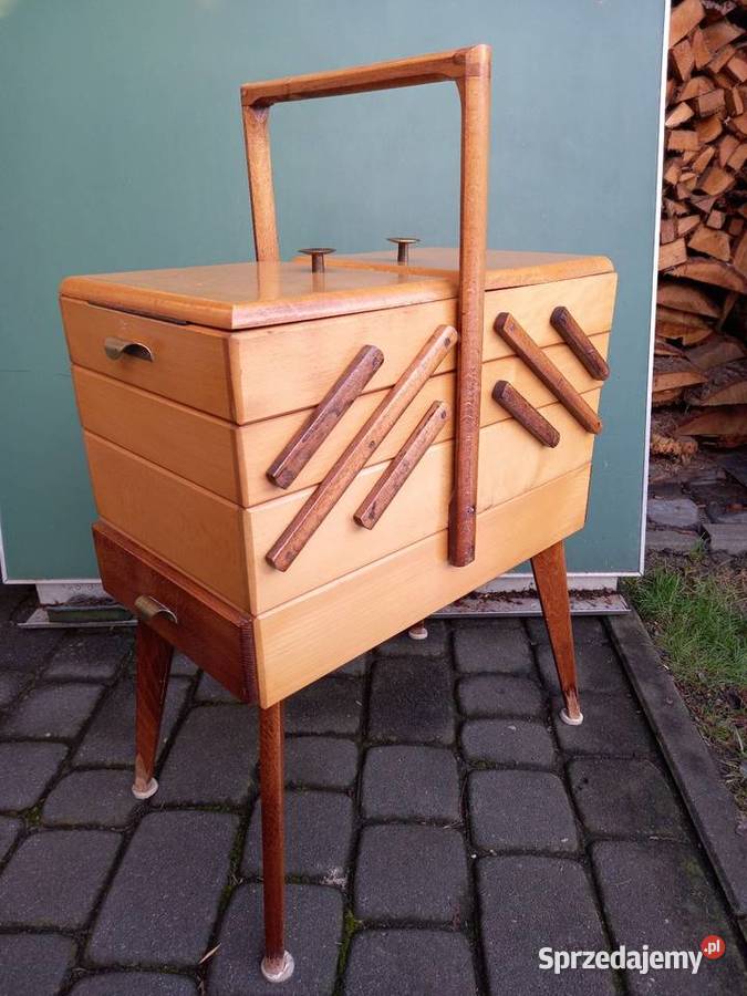 Duży niciak bukowy rozkładany PRL vintage Meble wielkopolskie sprzedam