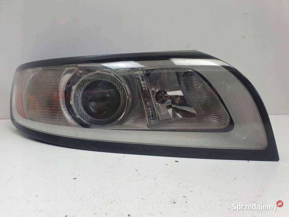 Volvo S40 II V50 LIFT PRZEDNIA LAMPA PRAWA prawy osobowe Janów