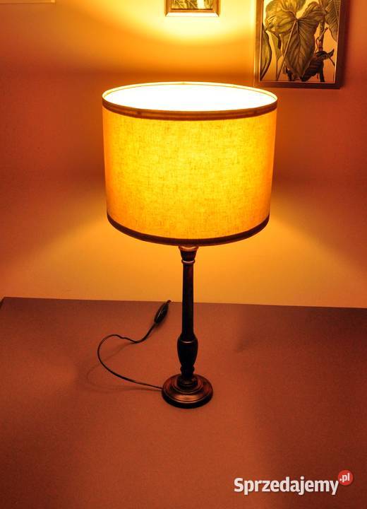 Lampa stołowa drewniana o wysokość 70 z abażurem Gdańsk