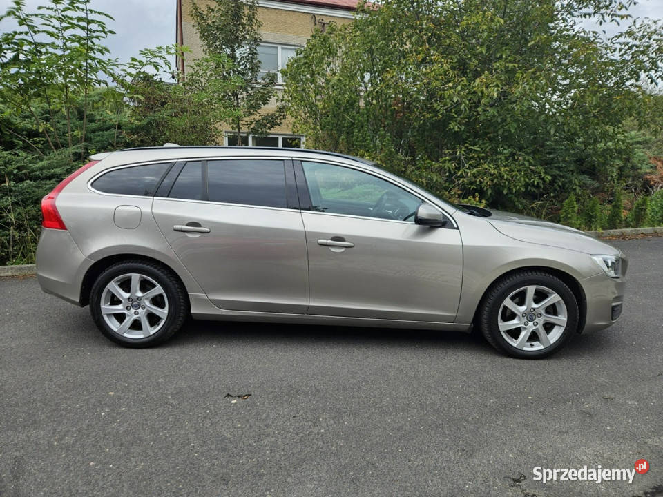 Volvo V60 20 diesel 5 cylindrów Nowy Dwumas światła LED V60 Opoczno