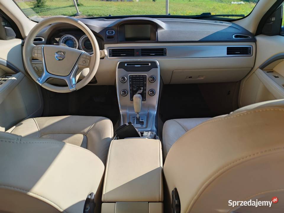 Volvo V70 24