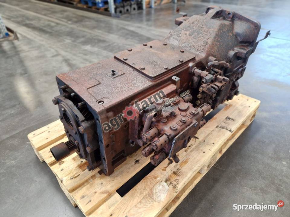 Skrzynia biegów Holland M135 M100 8360 Skrzynia biegów Byków