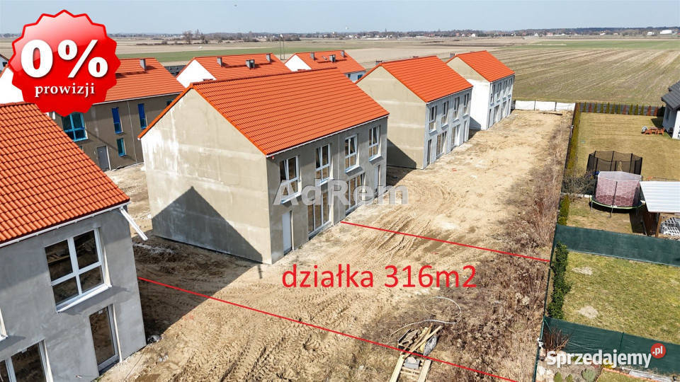 Dom bliźniak 9286 metrów Czernica 3 piętra i więcej sprzedam