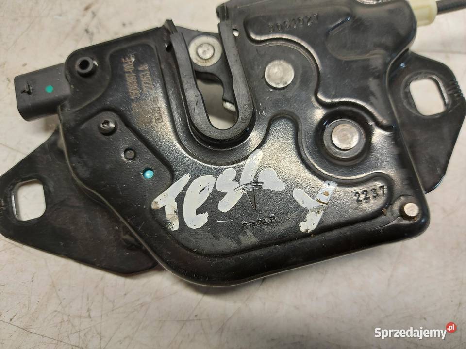 TESLA MODEL Y 2022r ZAMEK RYGIEL MASKI sprzedam