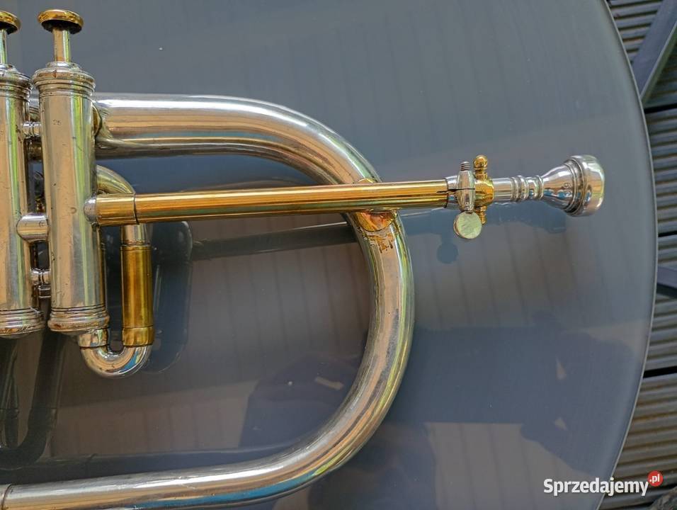 Zabytkowy flugelhorn Strumień