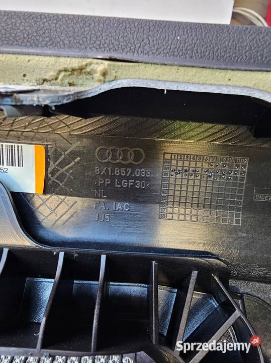 DESKA KOKPIT KONSOLA AUDI A1 8X USZKODZONA śląskie Przystajń