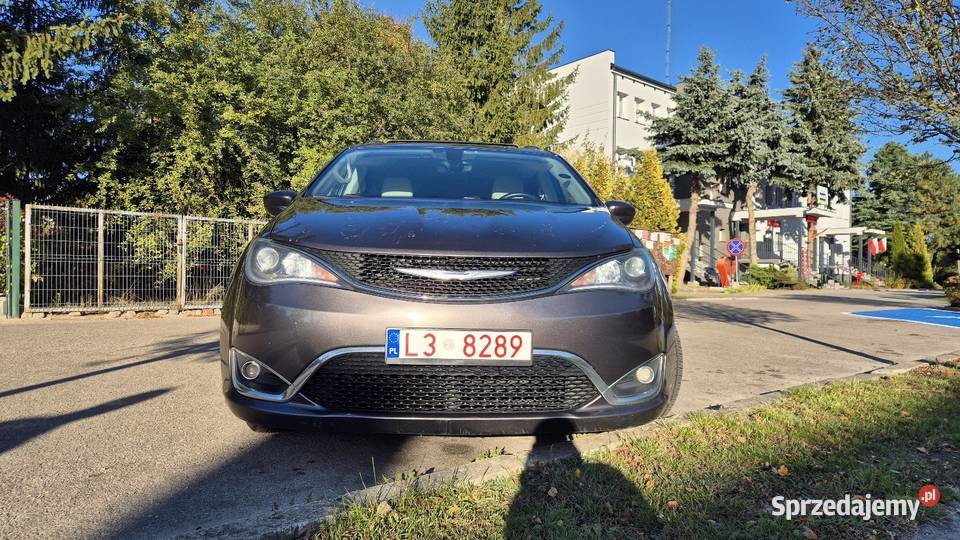 Chrysler Pacifica 4/5 Łuków